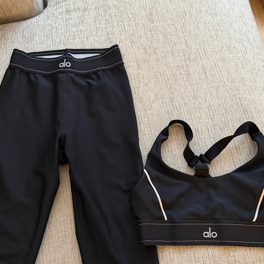 ALO Yoga Black Sports Bra and High-Waist Leggings